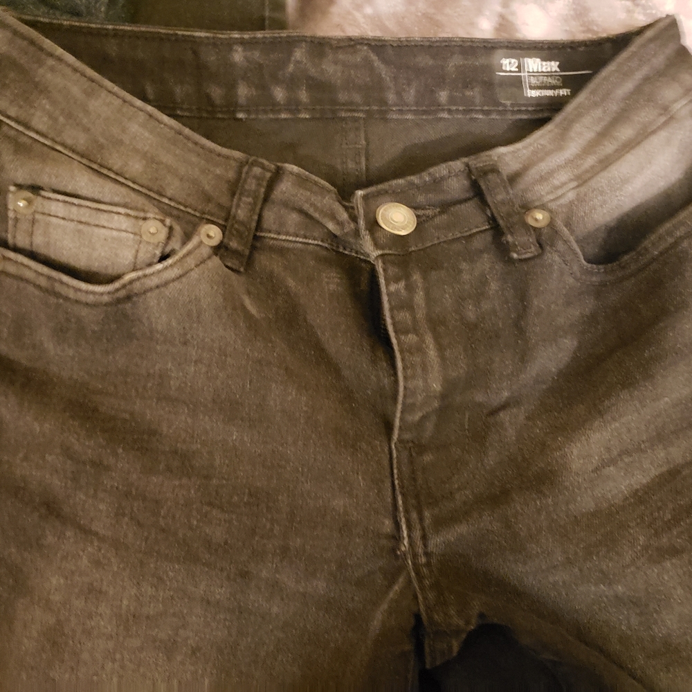 Buffalo Boys size 12